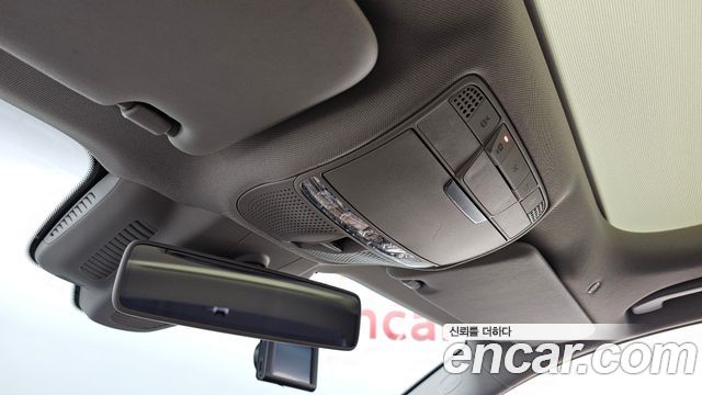Mercedes-Benz E-Class 2017 — photo 30