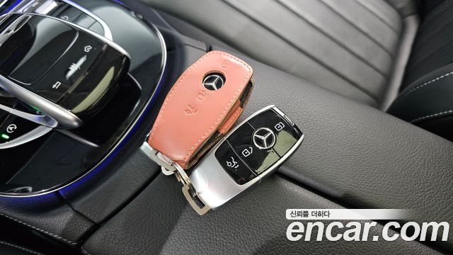 Mercedes-Benz E-Class 2017 — photo 36