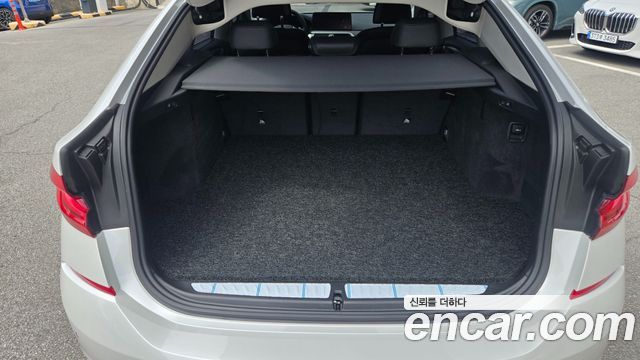 BMW Gran Turismo 2024 — photo 11