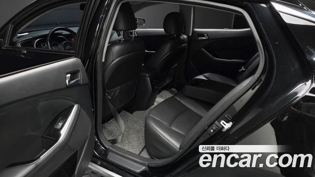Kia K5 2015 — photo 16