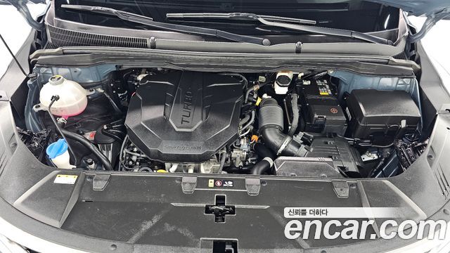 Kia Canival 2023 — photo 6