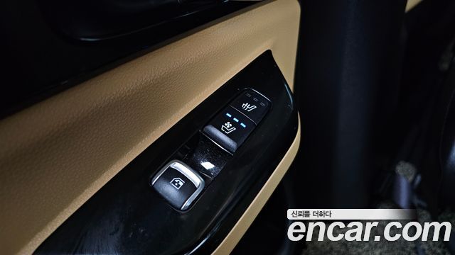 Kia Canival 2023 — photo 24