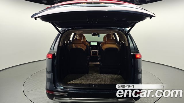 Kia Canival 2023 — photo 26