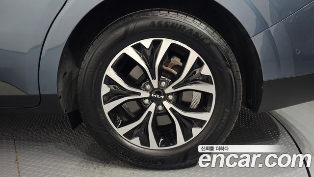 Kia Canival 2023 — photo 7