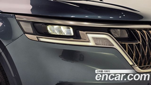 Kia Canival 2023 — photo 8
