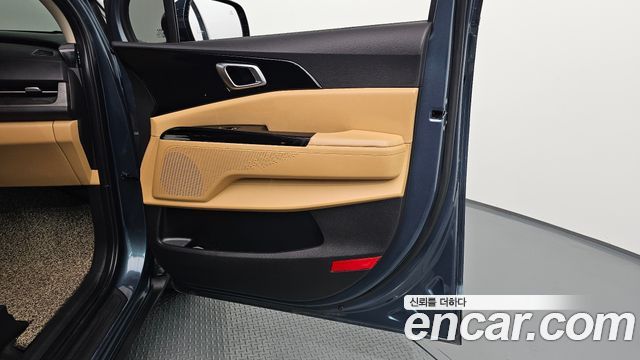 Kia Canival 2023 — photo 15