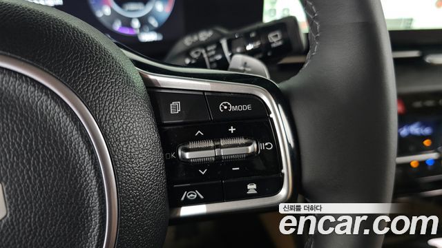 Kia Canival 2023 — photo 31