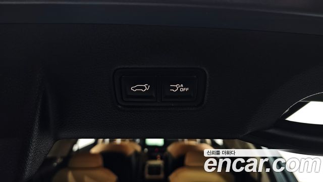 Kia Canival 2023 — photo 36