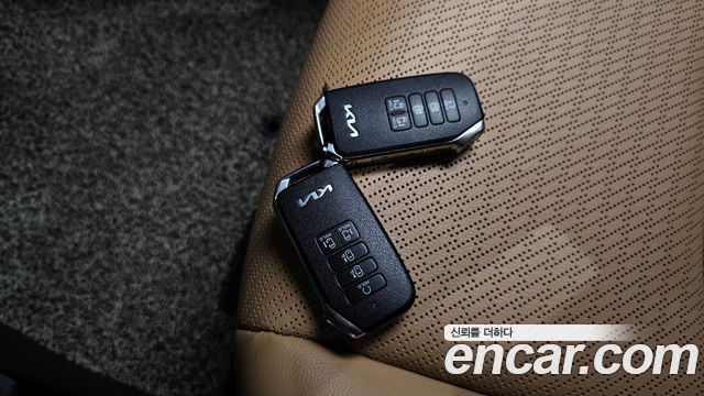 Kia Canival 2023 — photo 37
