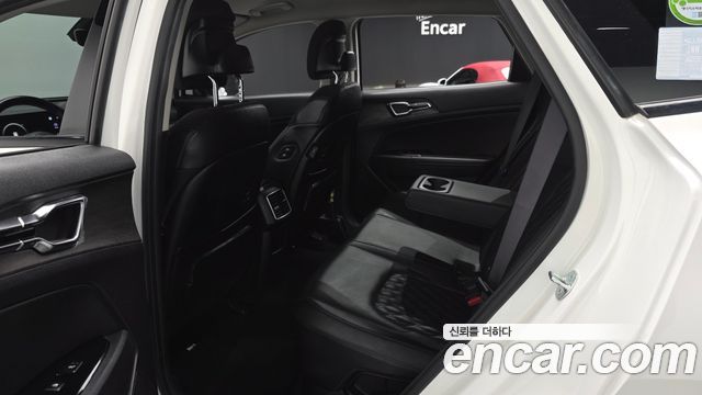 Kia Sportage 2023 — photo 17