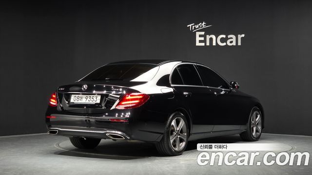 Mercedes-Benz E-Class 2019 — photo 2