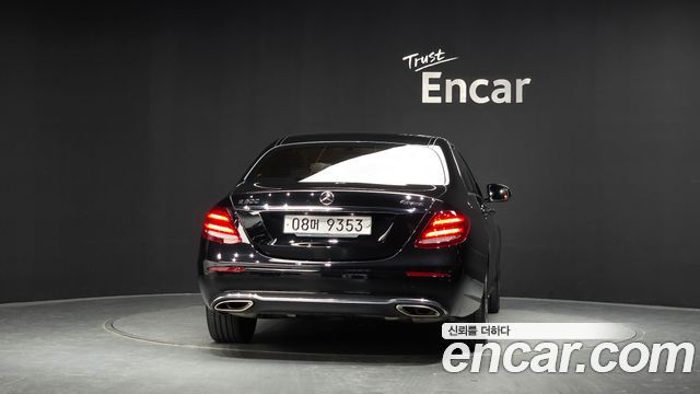 Mercedes-Benz E-Class 2019 — photo 4
