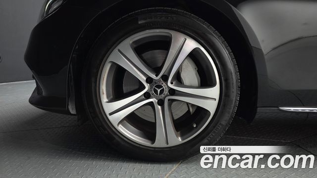 Mercedes-Benz E-Class 2019 — photo 5