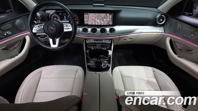 Mercedes-Benz E-Class 2019 — photo 10