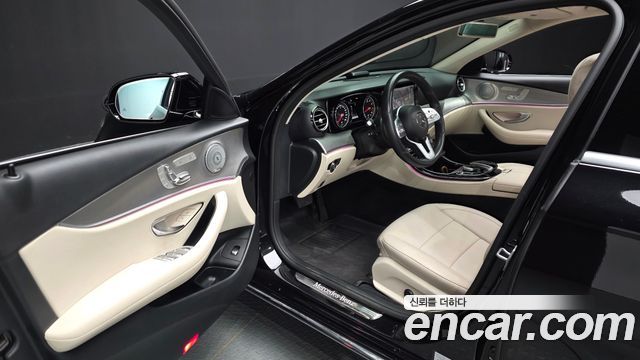 Mercedes-Benz E-Class 2019 — photo 13