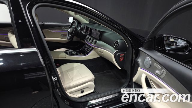 Mercedes-Benz E-Class 2019 — photo 17