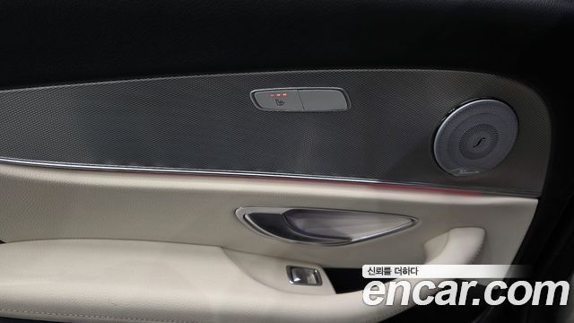 Mercedes-Benz E-Class 2019 — photo 25
