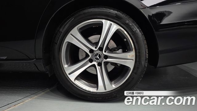 Mercedes-Benz E-Class 2019 — photo 7