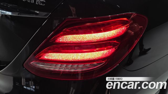 Mercedes-Benz E-Class 2019 — photo 9