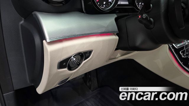 Mercedes-Benz E-Class 2019 — photo 28