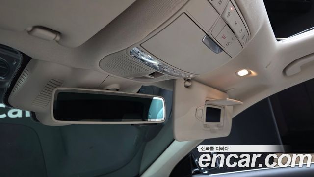 Mercedes-Benz E-Class 2019 — photo 32
