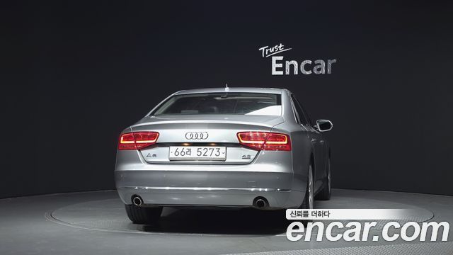 Audi A8 2012 — photo 4