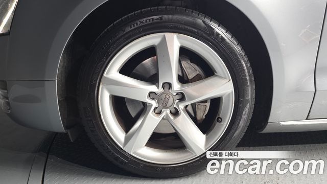 Audi A8 2012 — photo 5
