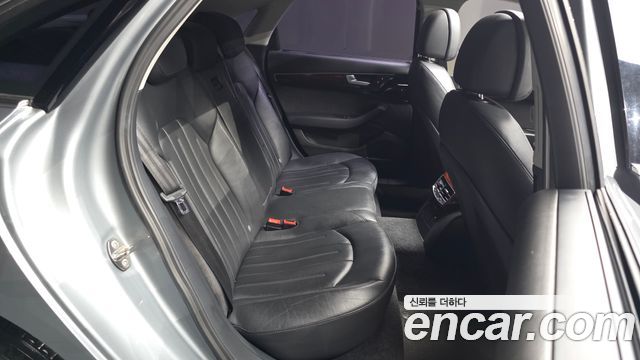 Audi A8 2012 — photo 11