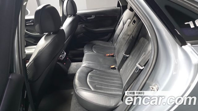 Audi A8 2012 — photo 12