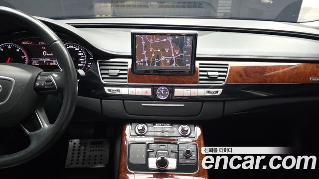 Audi A8 2012 — photo 14