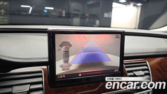 Audi A8 2012 — photo 16