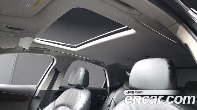 Audi A8 2012 — photo 17
