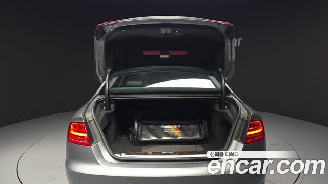 Audi A8 2012 — photo 20