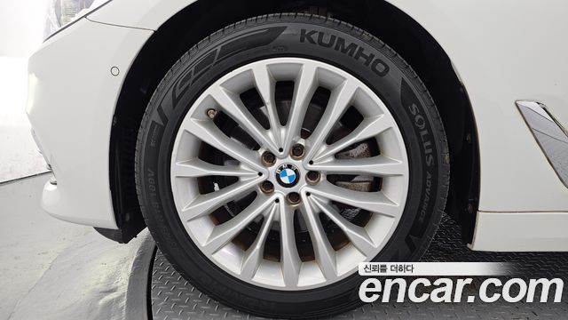 BMW 5-Series 2018 — photo 5