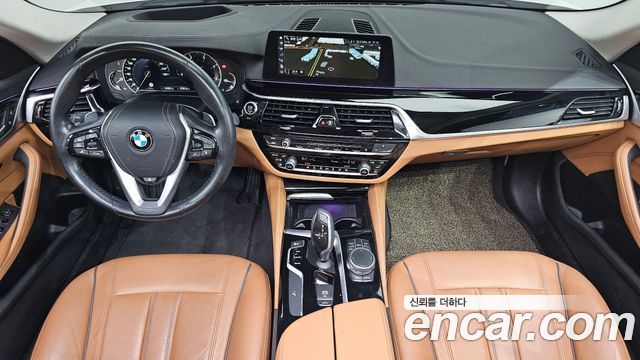 BMW 5-Series 2018 — photo 10