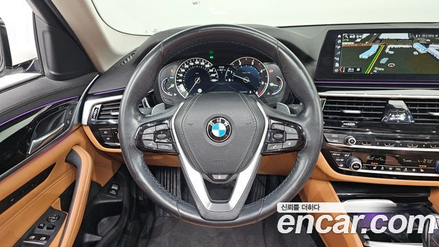 BMW 5-Series 2018 — photo 19