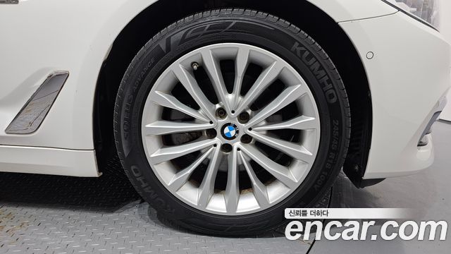 BMW 5-Series 2018 — photo 7