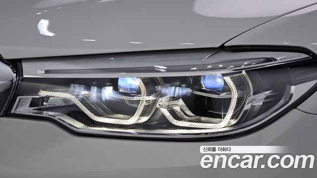 BMW 5-Series 2018 — photo 8