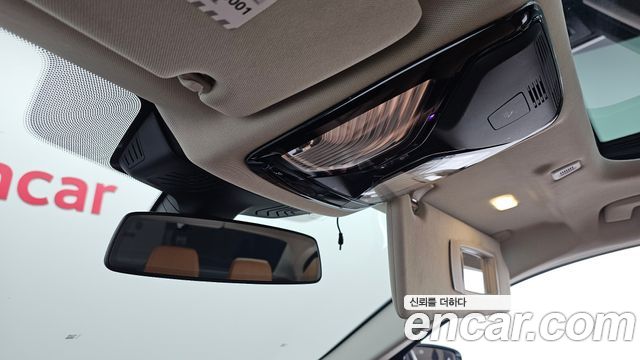 BMW 5-Series 2018 — photo 30
