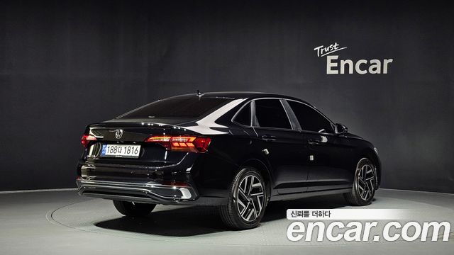 Volkswagen Jetta 2023 — photo 2