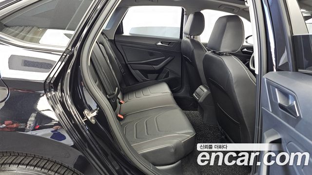 Volkswagen Jetta 2023 — photo 12