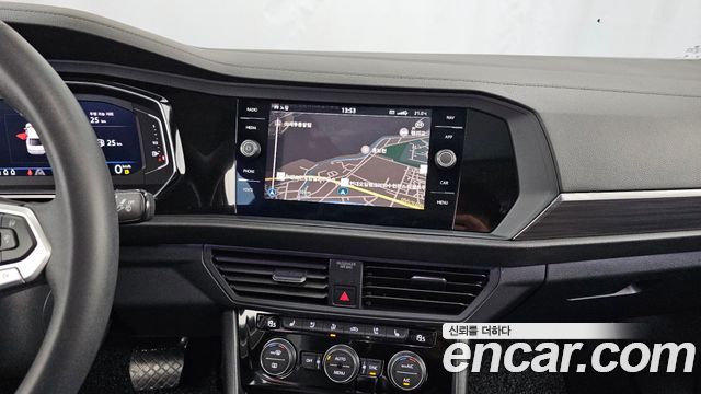 Volkswagen Jetta 2023 — photo 14