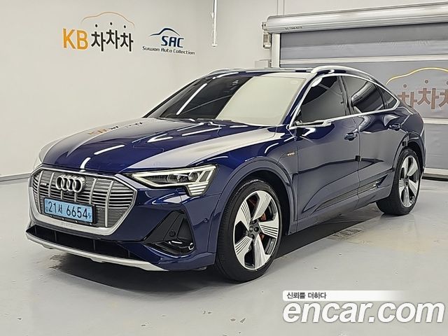 Audi e-tron 2022 — photo 2