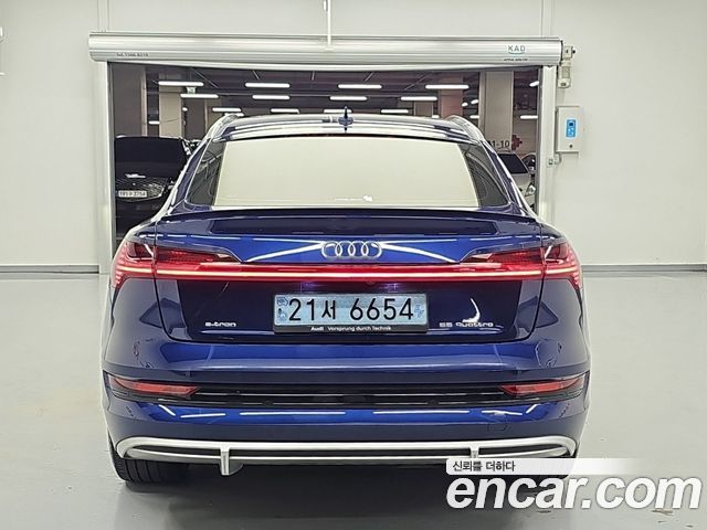 Audi e-tron 2022 — photo 3