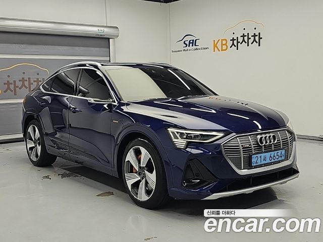 Audi e-tron 2022 — photo 4
