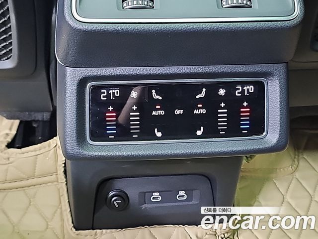 Audi e-tron 2022 — photo 13