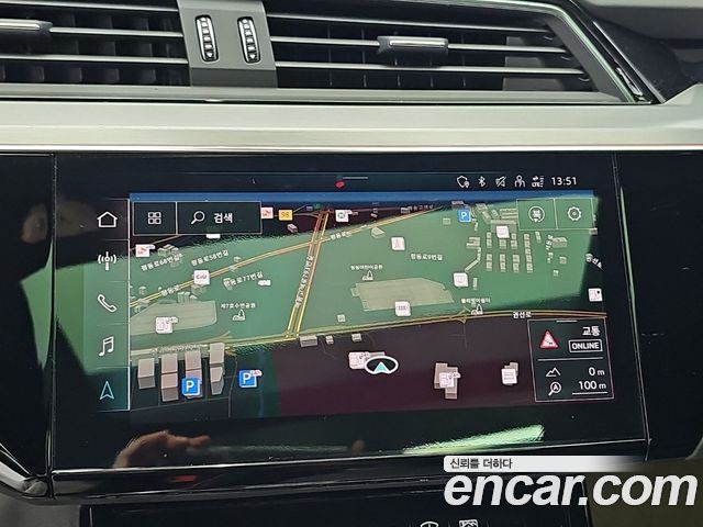 Audi e-tron 2022 — photo 15