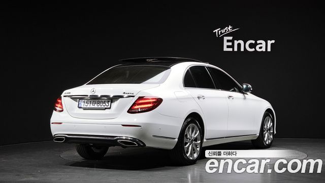 Mercedes-Benz E-Class 2019 — photo 2