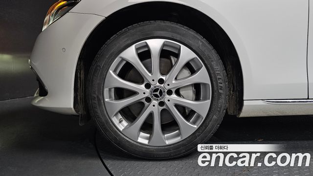 Mercedes-Benz E-Class 2019 — photo 5
