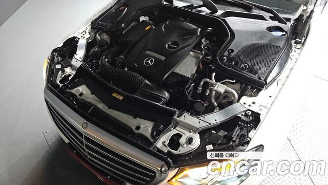 Mercedes-Benz E-Class 2019 — photo 6